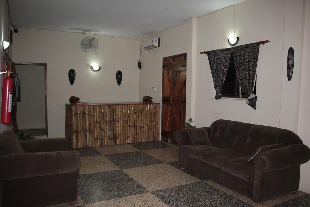 The Sleepy Hippo Hotel Аккра Екстер'єр фото