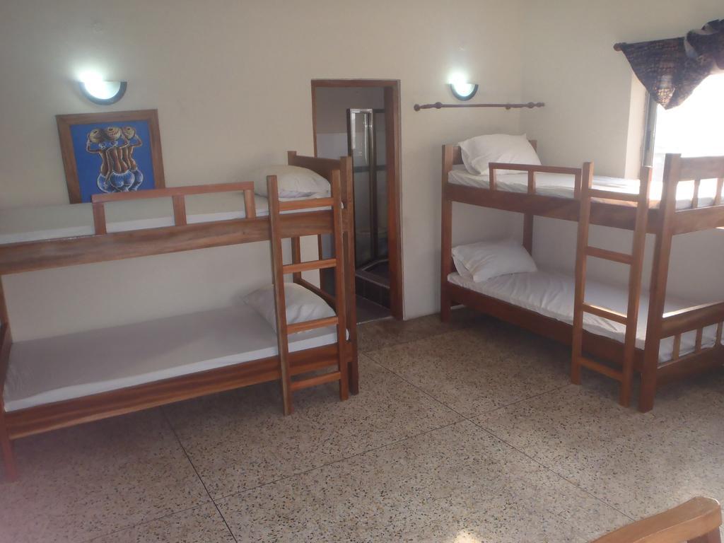 The Sleepy Hippo Hotel Аккра Екстер'єр фото